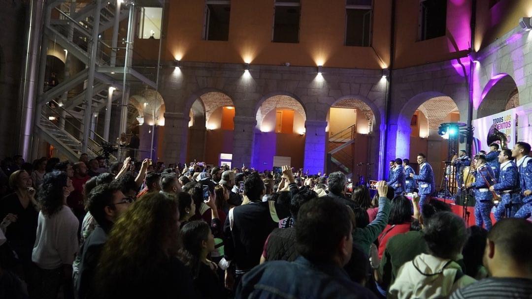 $!La Banda El Recodo pone a bailar a los hispanos en Madrid