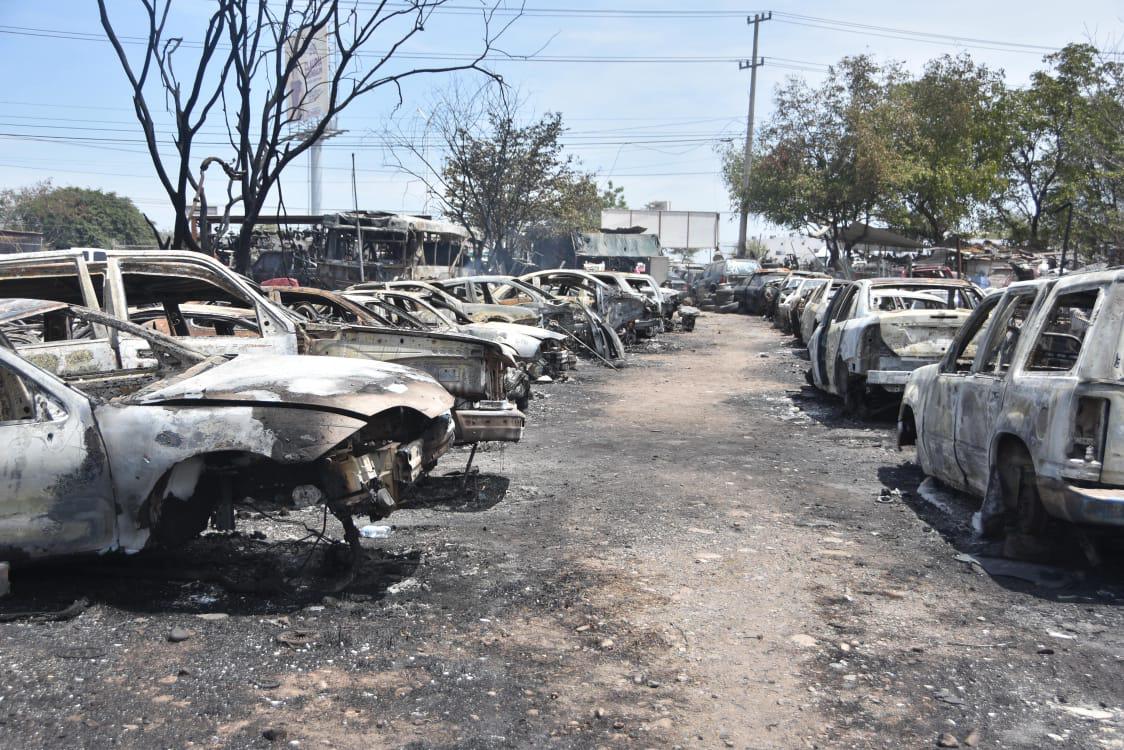 $!Propietarios de yonkes hacen recuento de daños tras incendio registrado al sur de Culiacán