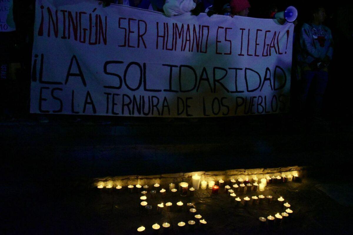 $!En honor a los migrantes fallecidos “en la rastra” (en el tráiler), el accidente de Chiapas.