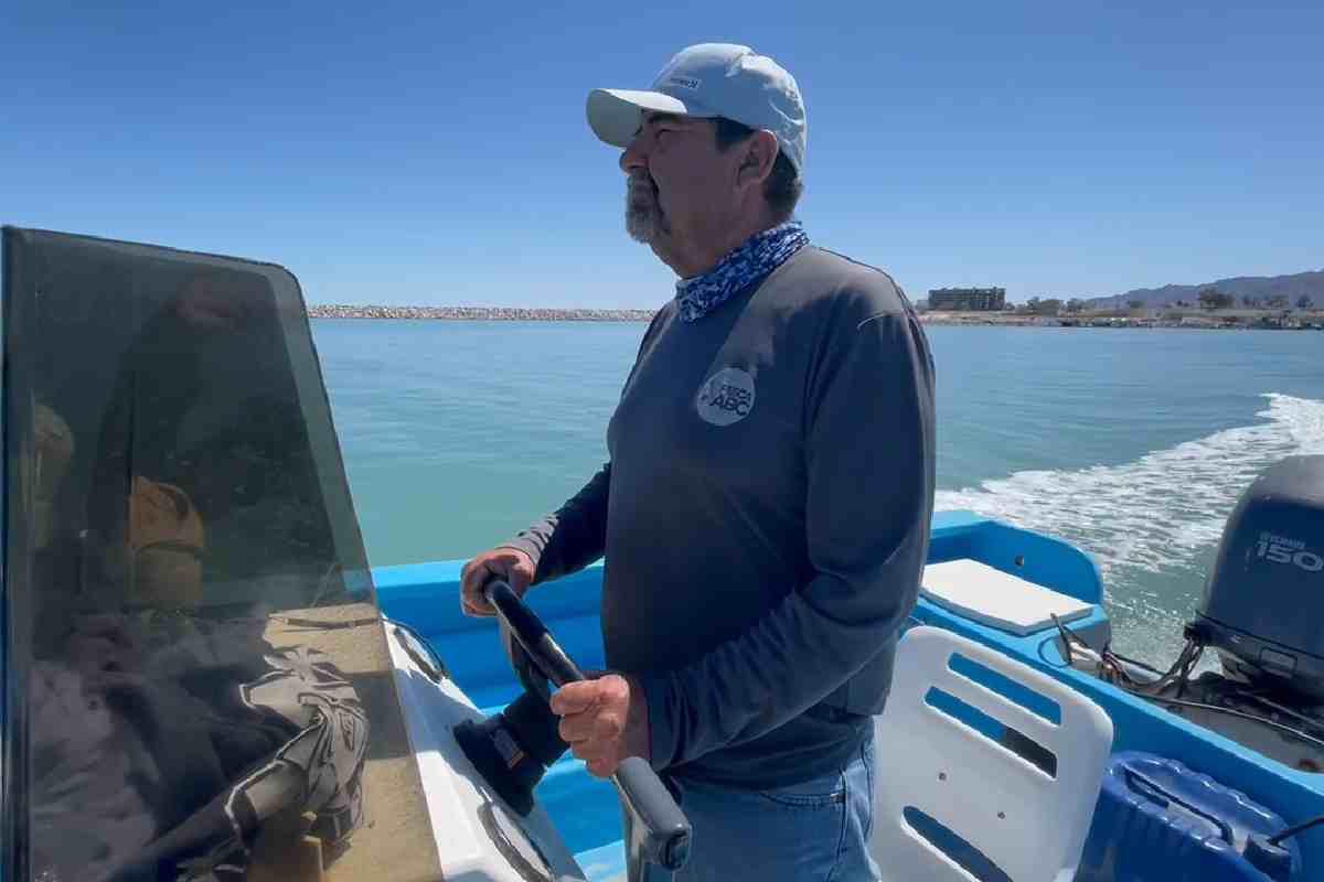 $!Capitán que usa técnicas sostenibles para pescar en San Felipe, Baja California gracias a las capacitaciones que Pesca Alternativa de Baja California (Pesca ABC) realiza en la comunidad.