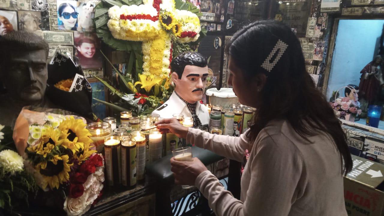 $!Desde dintintas partes del País, fieles visitan la capilla de Malverde para celebrar su aniversario