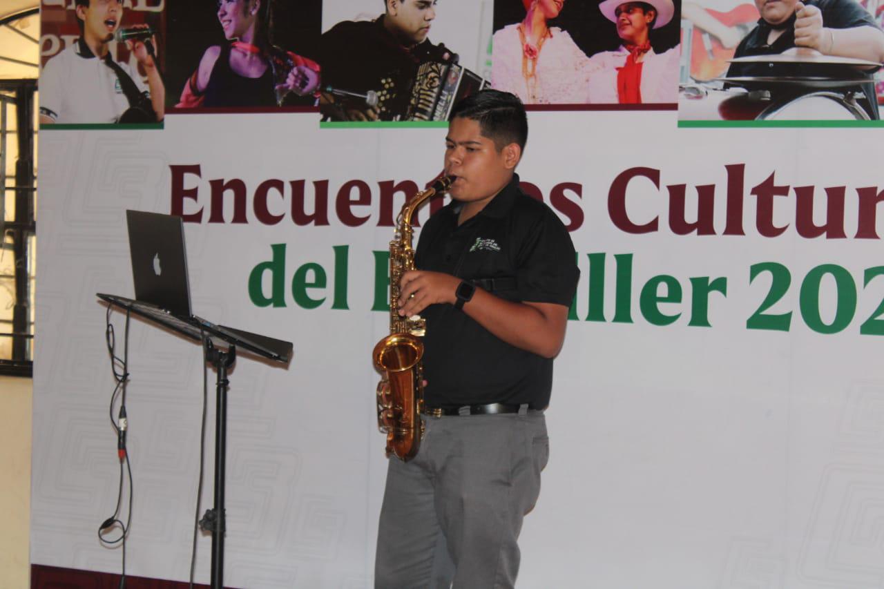 $!Gana alumno de Mazatlán concurso estatal de oratoria de Cobaes, en Rosario
