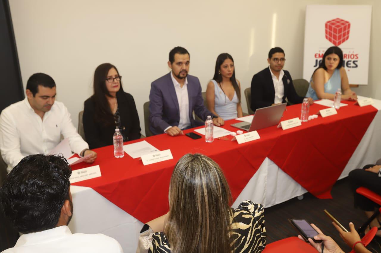 $!Rinde protesta el nuevo Consejo de Empresarios Jóvenes Mazatlán