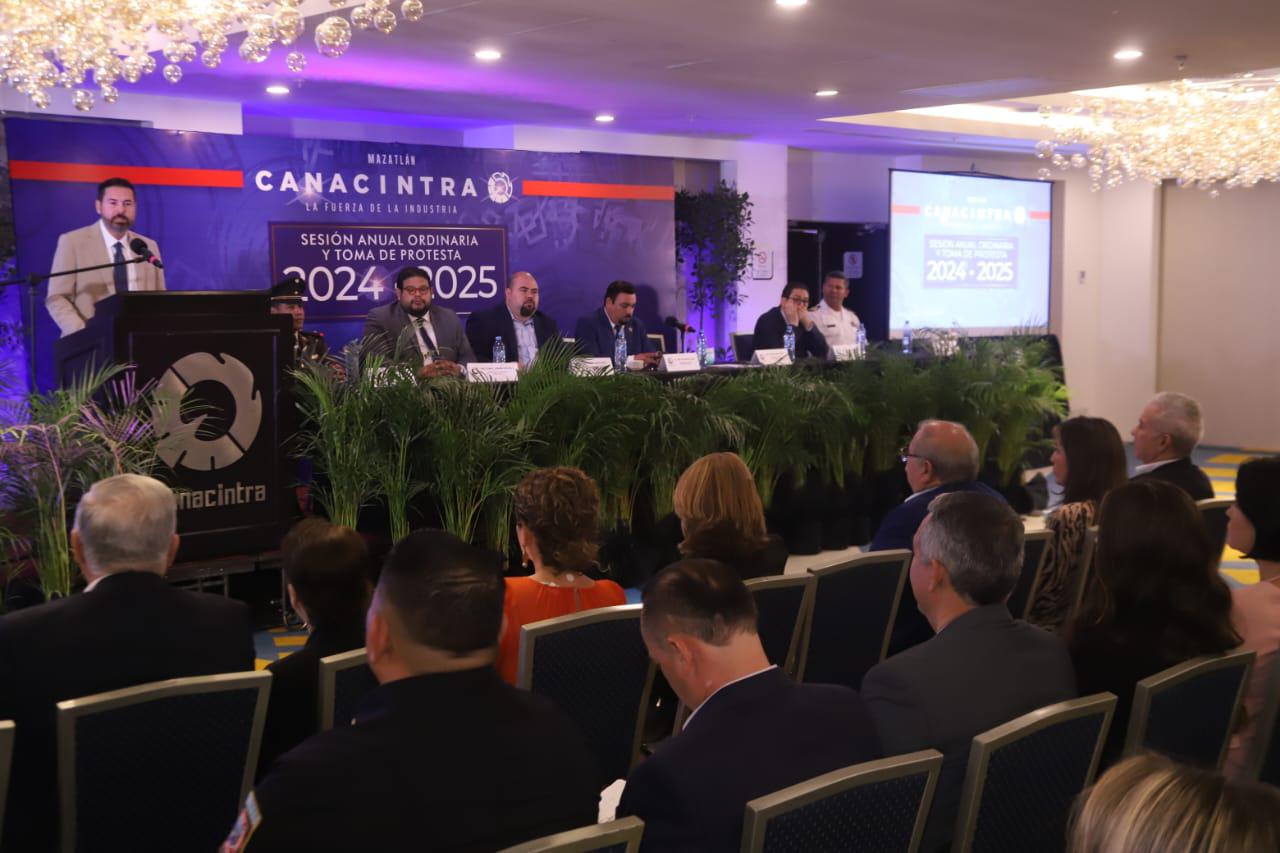 $!Sergio Rojas Velarde destacó que la meta en Canacintra Mazatlán en este nuevo periodo es la de mantener un buen estado financiero y las estrechas relaciones con sus afiliados.