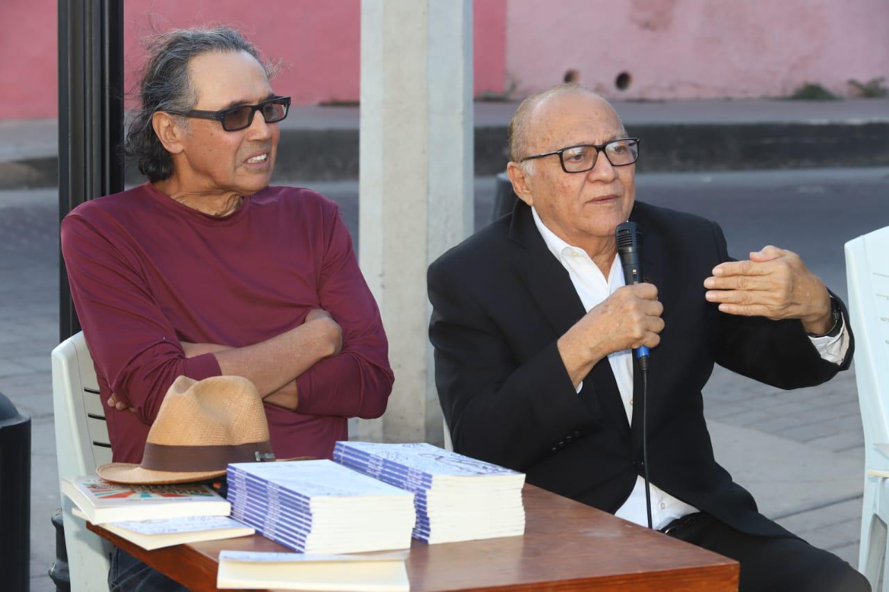 $!El autor junto a José Ángel Pescador