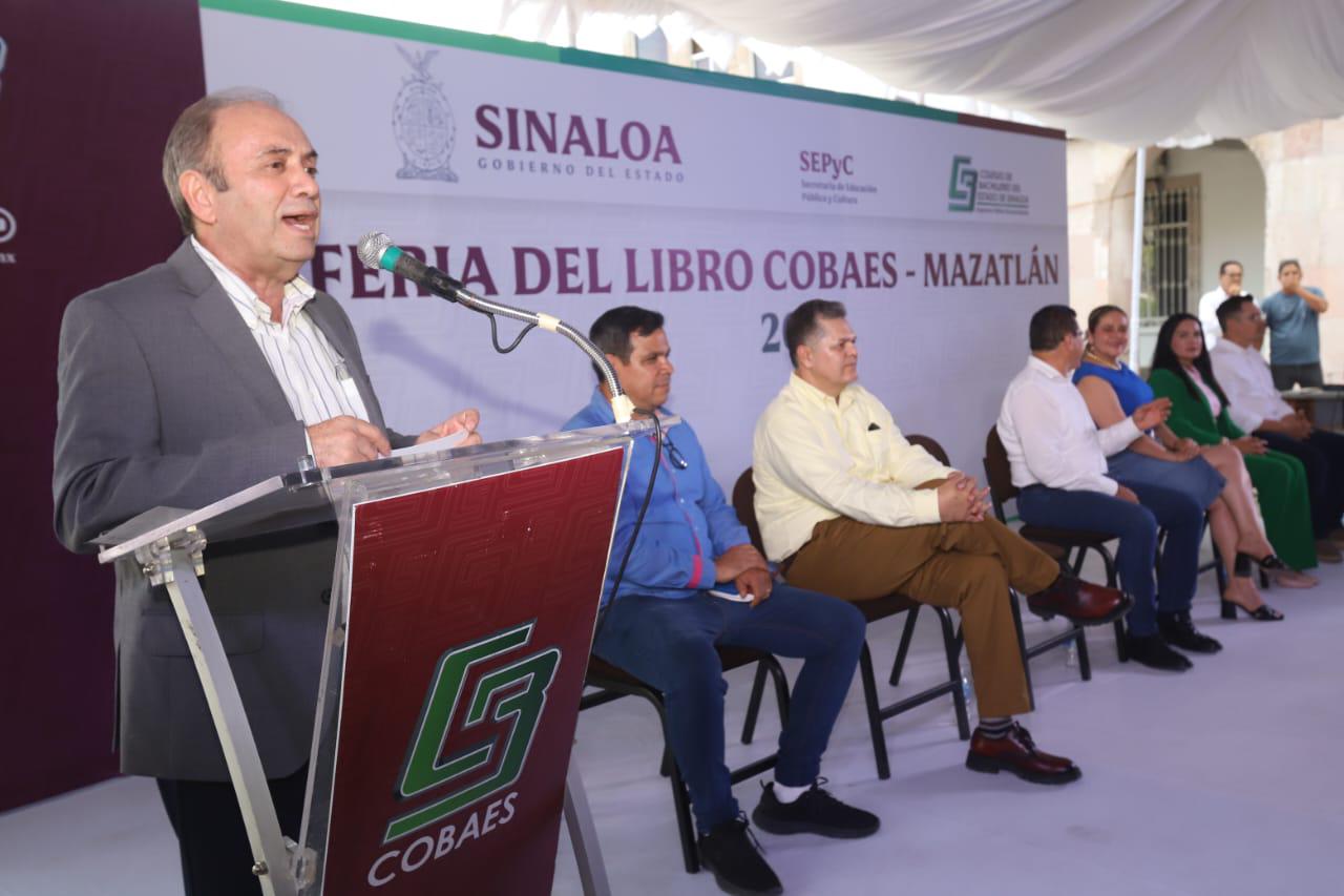 $!Inauguran segunda edición de la Feria del Libro Cobaes en Mazatlán