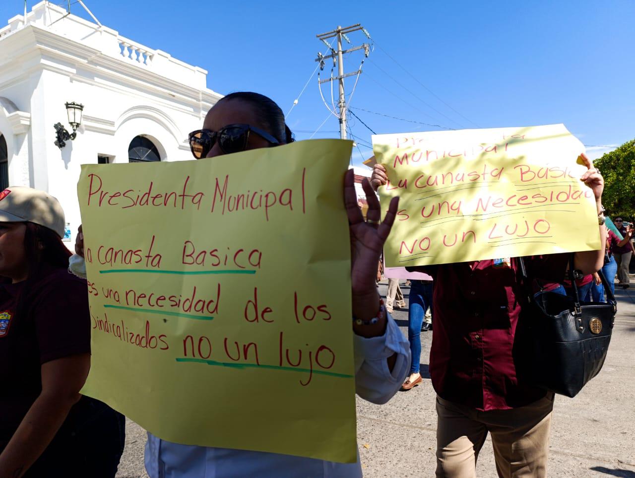 $!Reclaman pagos trabajadores del sindicato del Ayuntamiento de Escuinapa