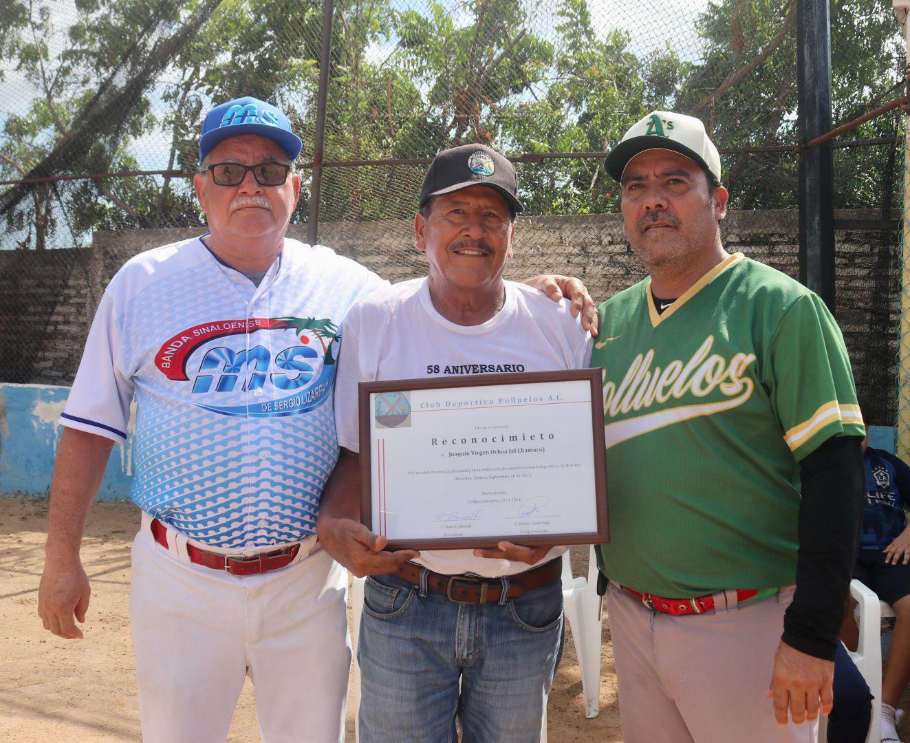 $!Inauguran con éxito Liga Dominical de Beisbol del Club Deportivo Polluelos