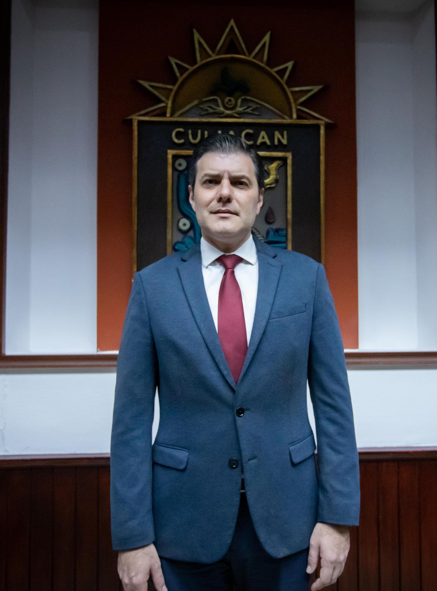 $!José Ernesto Peñuelas Castellanos toma posesión como el nuevo Alcalde de Culiacán
