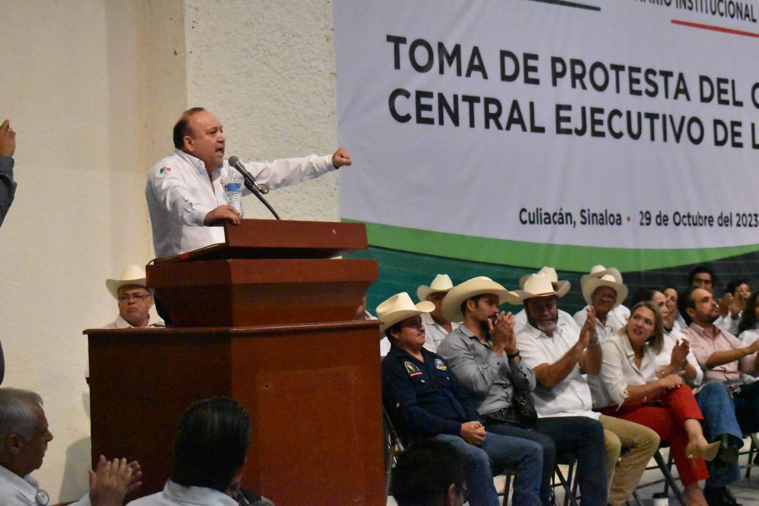 $!Miguel Ángel López y Selene Mayorquín toman la dirigencia de la Liga de Comunidades Agrarias en Sinaloa