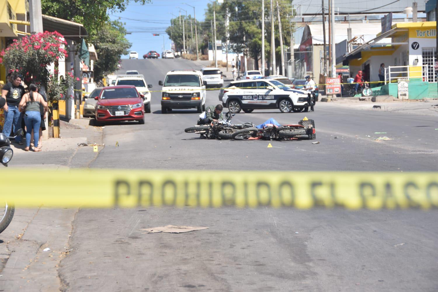 $!Choque entre dos motos deja un muerto en la López Mateos, en Culiacán