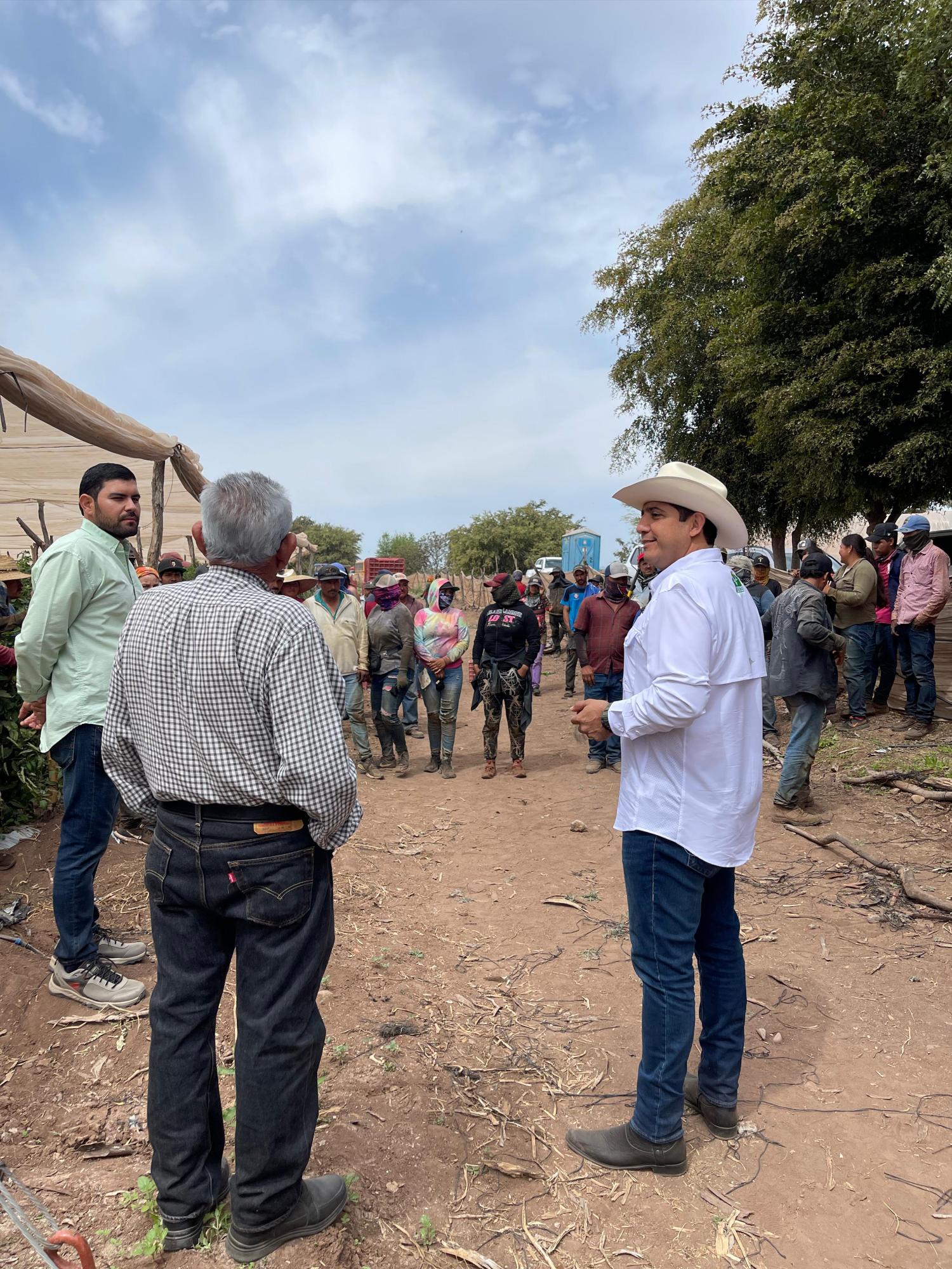 $!Chuy Valdés y Nubia Ramos han visitado todos los municipios de Sinaloa en las primeras semanas de campaña