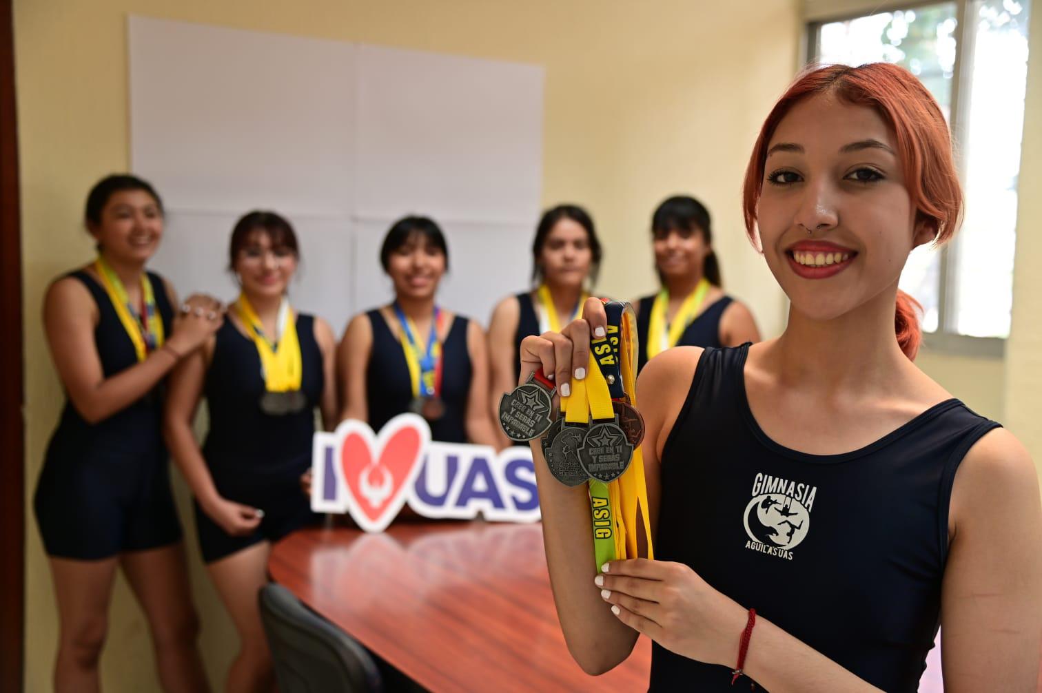 $!Alumnas de la Prepa Central Diurna obtienen 30 medallas en Estatal de Gimnasia