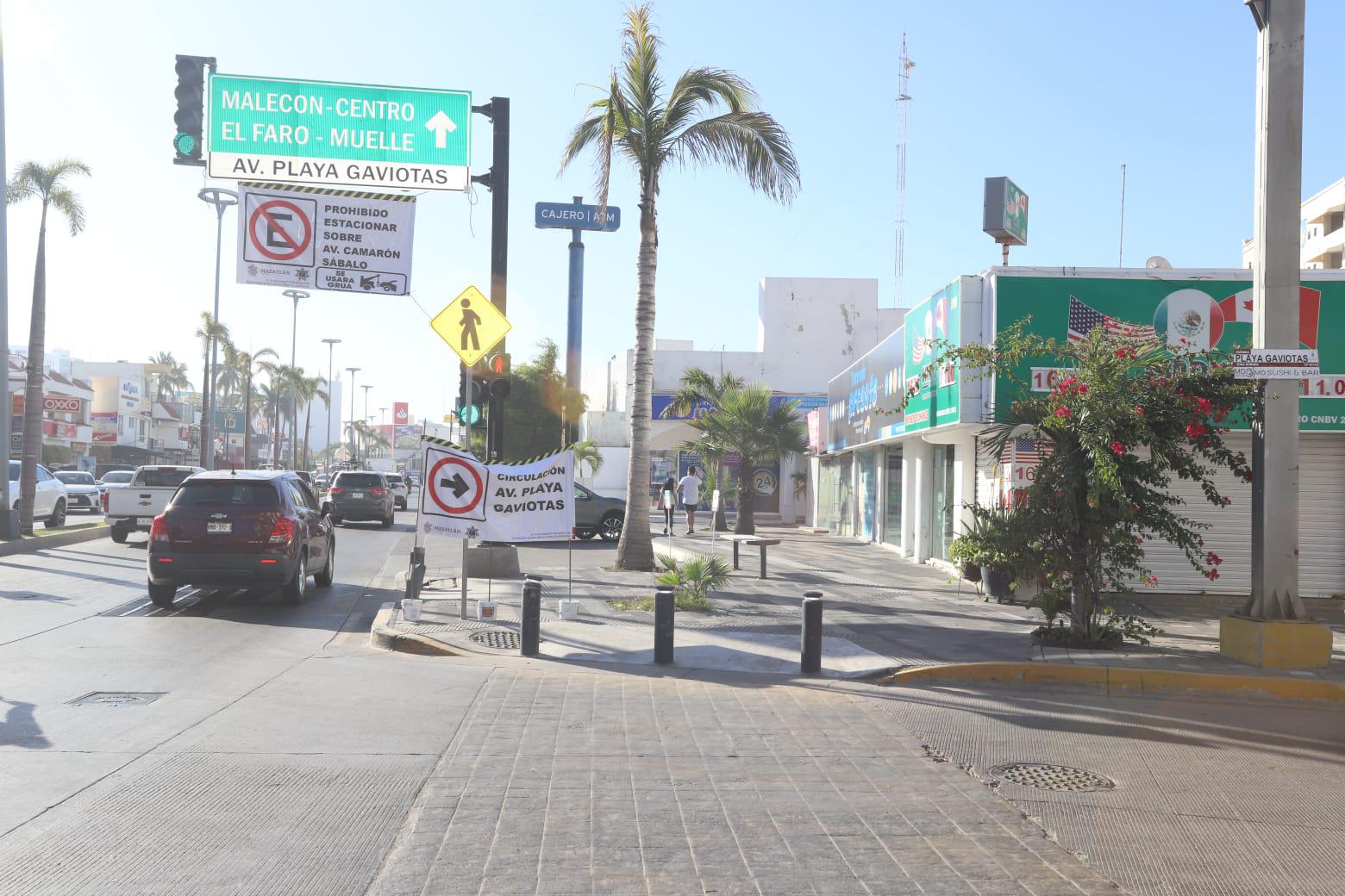 $!Cambian sentido de la avenida Playa Gaviotas en la Zona Dorada de Mazatlán