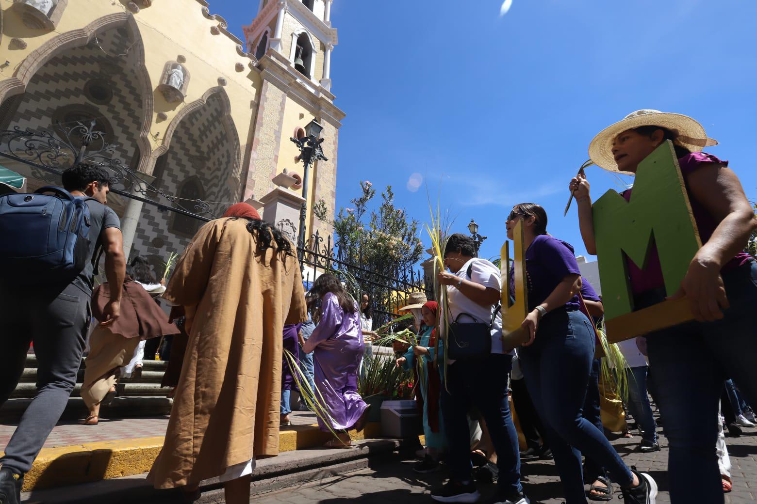 $!Arranca la Pascua Juvenil de Mazatlán con procesión y misa de Domingo de Ramos