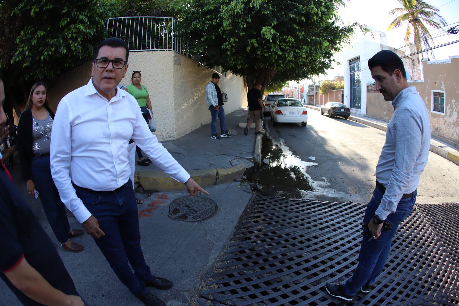 $!Rehabilitan colector Roosevelt; tubería de más de 50 años de antigüedad en Mazatlán