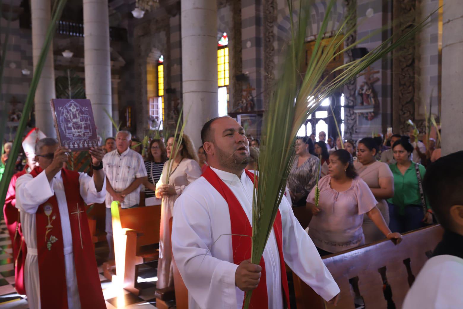 $!Invitan en el Domingo de Ramos a vivir el sacrificio de Jesús por la humanidad, en Mazatlán