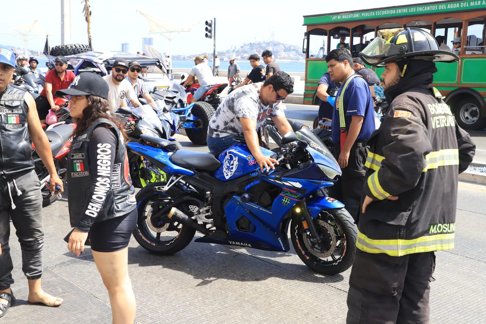 $!VIDEO | Se registran dos accidentes de motociclistas en el mismo crucero en Mazatlán