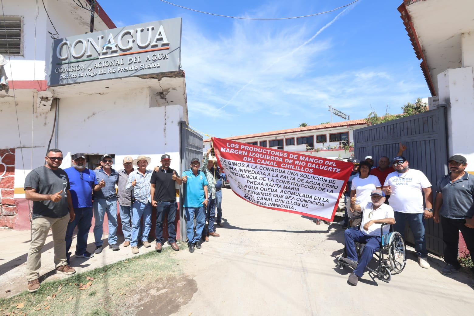 $!Productores de Rosario se manifiestan en oficinas de Conagua para exigir acciones contra la sequía
