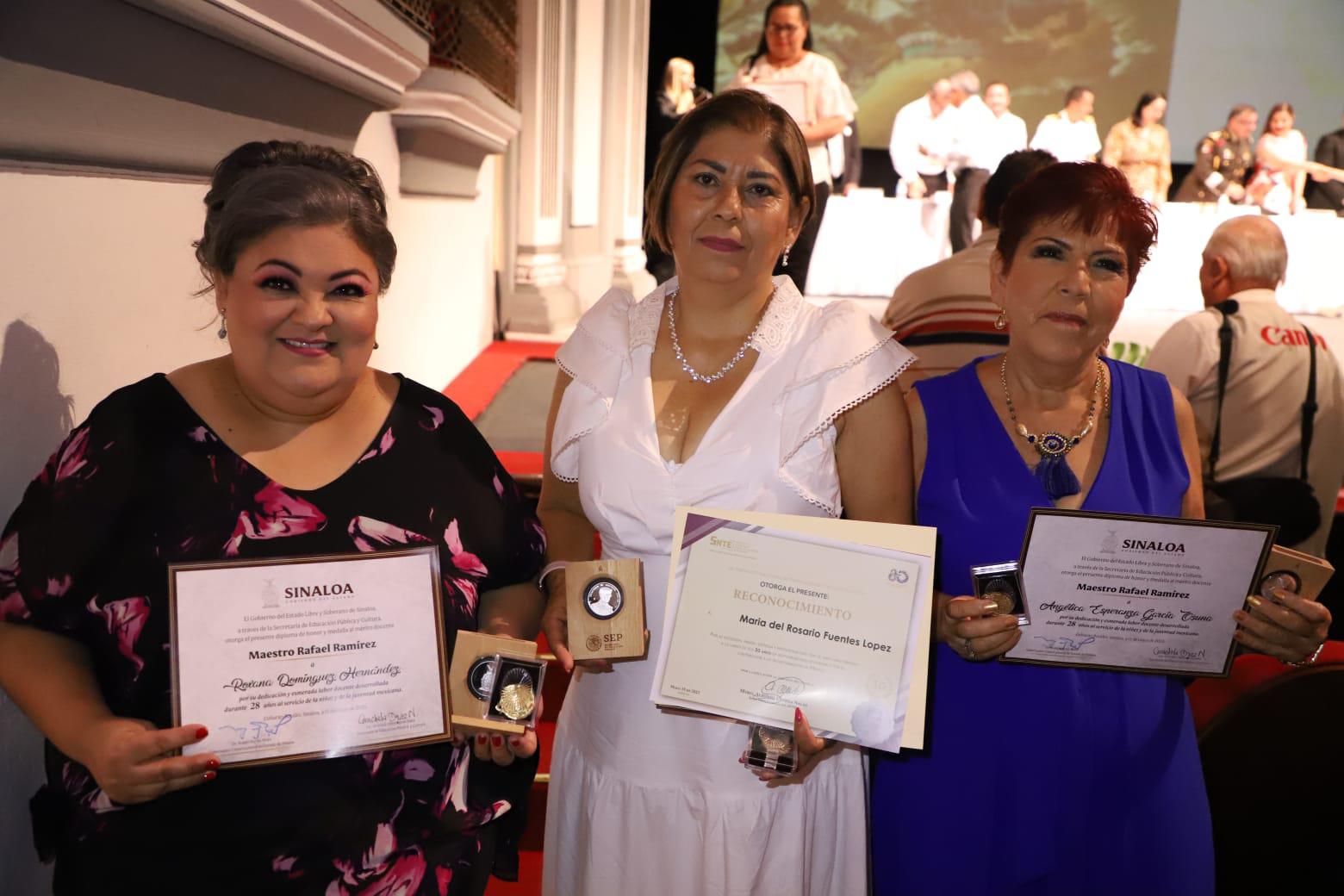 $!Roxana Domínguez, María del Rosario Fuentes y Angélica García.