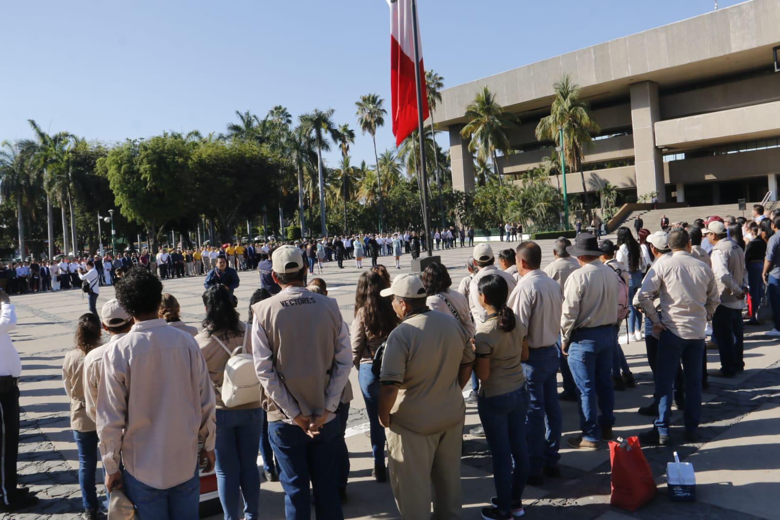 $!Autoridades estatales conmemoran Día del Trabajo en Palacio de Gobierno en Culiacán