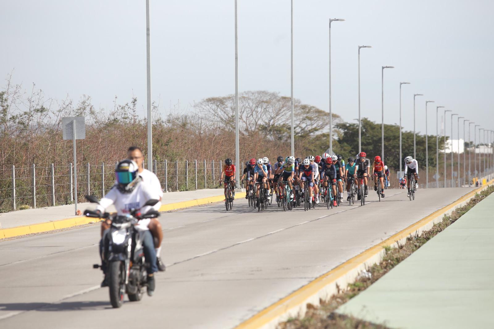 $!Carlos García y Jaqueline Tamez conquistan el critérium del Tour Venados Serial