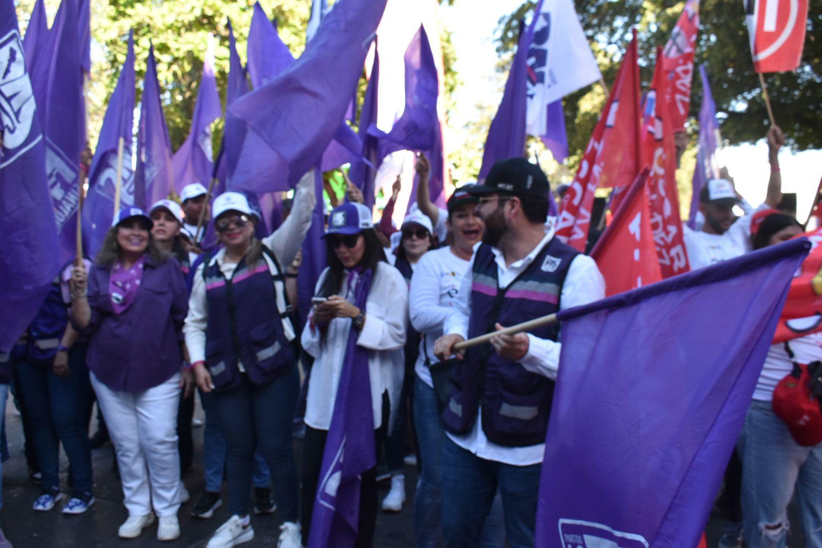 $!Cierran calle De Los Insurgentes en Culiacán para el primer debate de los candidatos al Senado