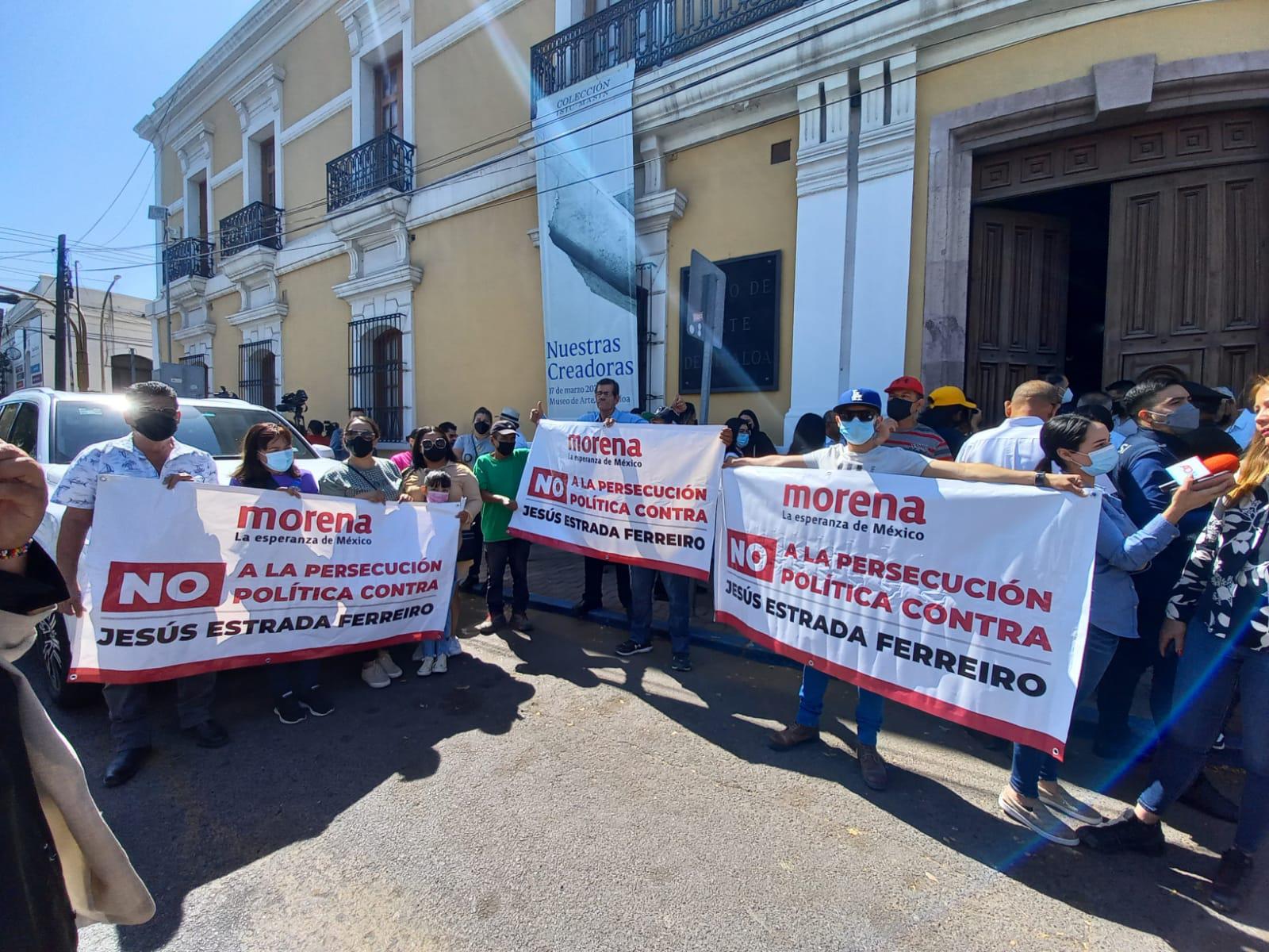$!Regidores de Morena se manifiestan a favor de Estrada Ferreiro en evento de Rocha Moya