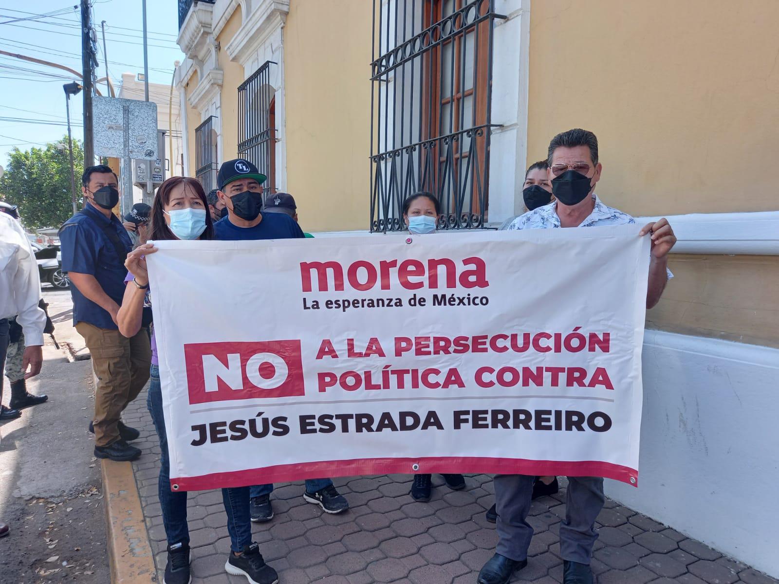 $!Regidores de Morena se manifiestan a favor de Estrada Ferreiro en evento de Rocha Moya