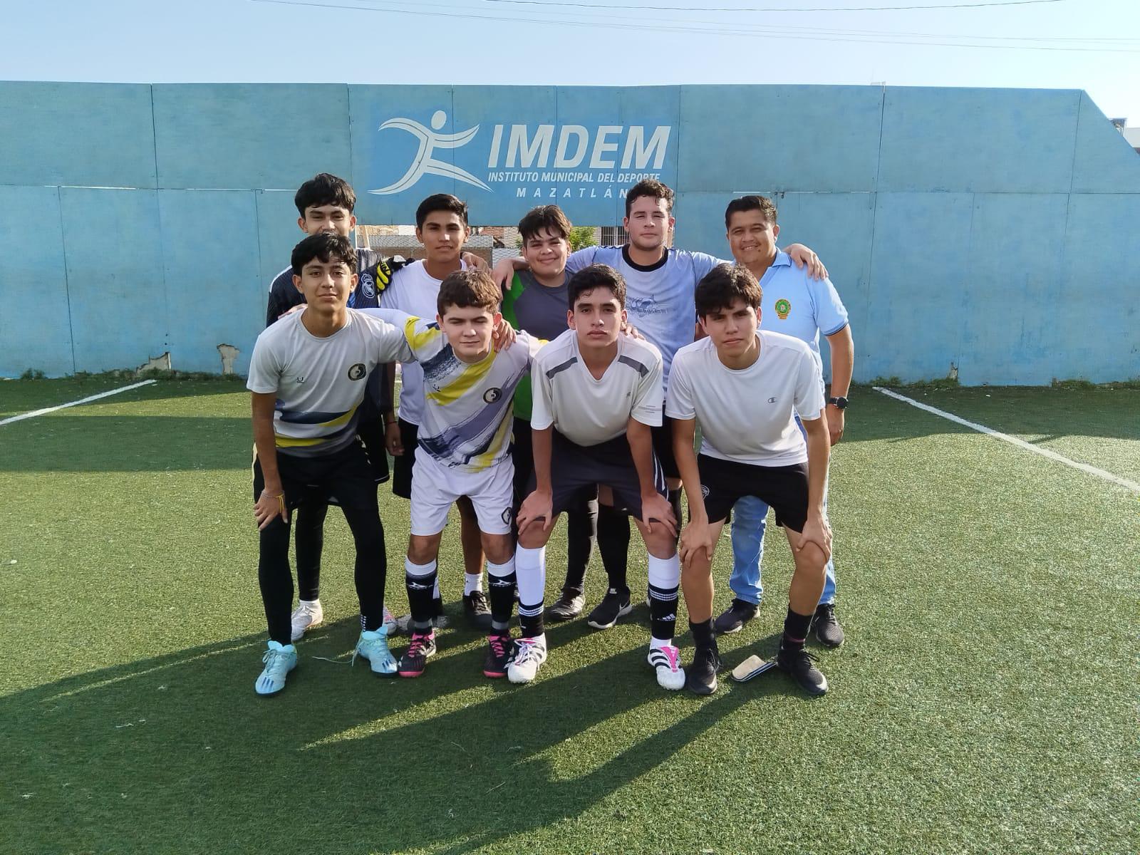 Vasconcelos Matutina suma otra victoria en la Liga Estudiantil Municipal $!Vasconcelos Matutina suma otra victoria en la Liga Estudiantil Municipal