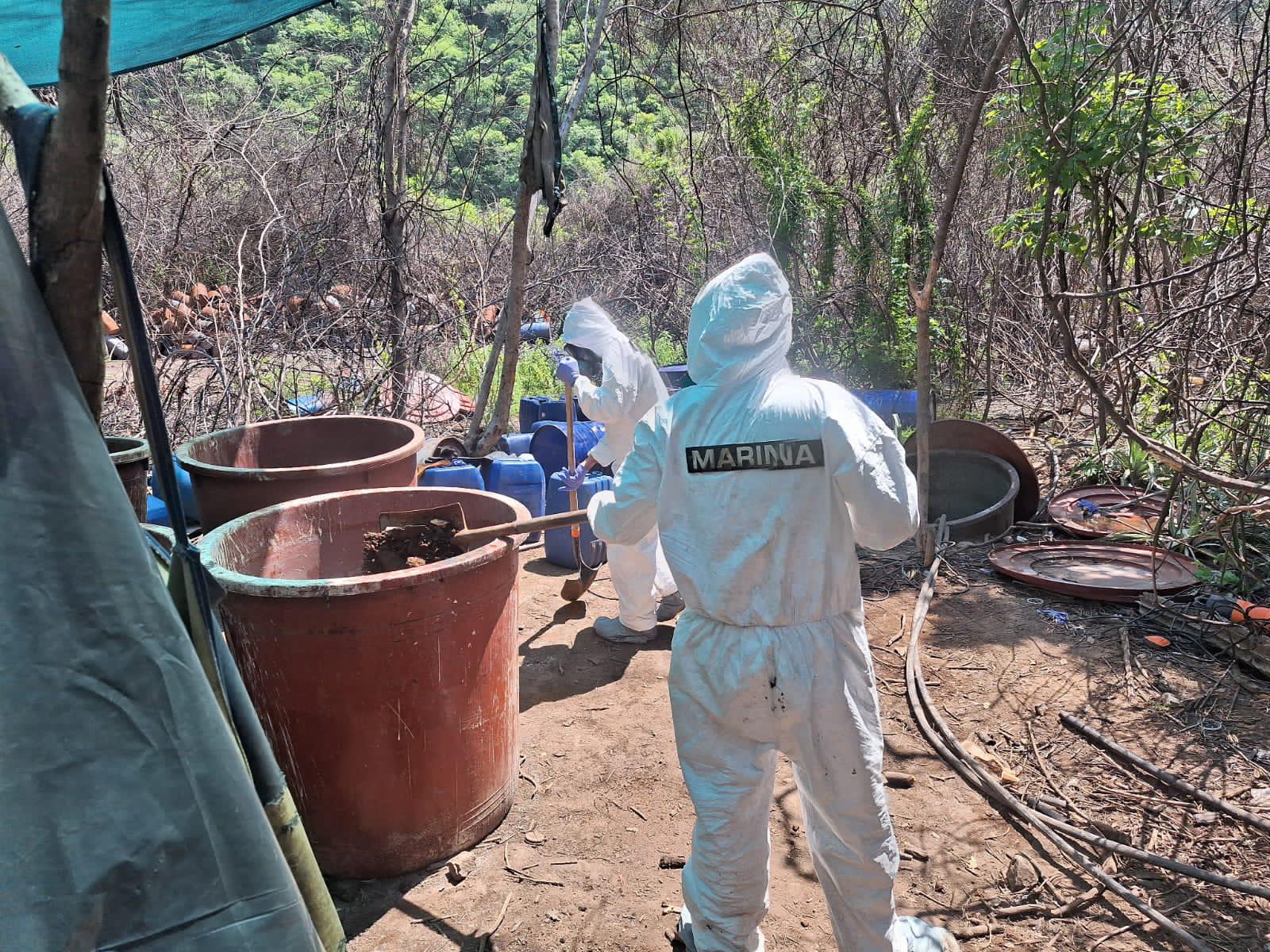 $!Desmantela Semar laboratorio clandestino a orillas del río San Lorenzo en Culiacán