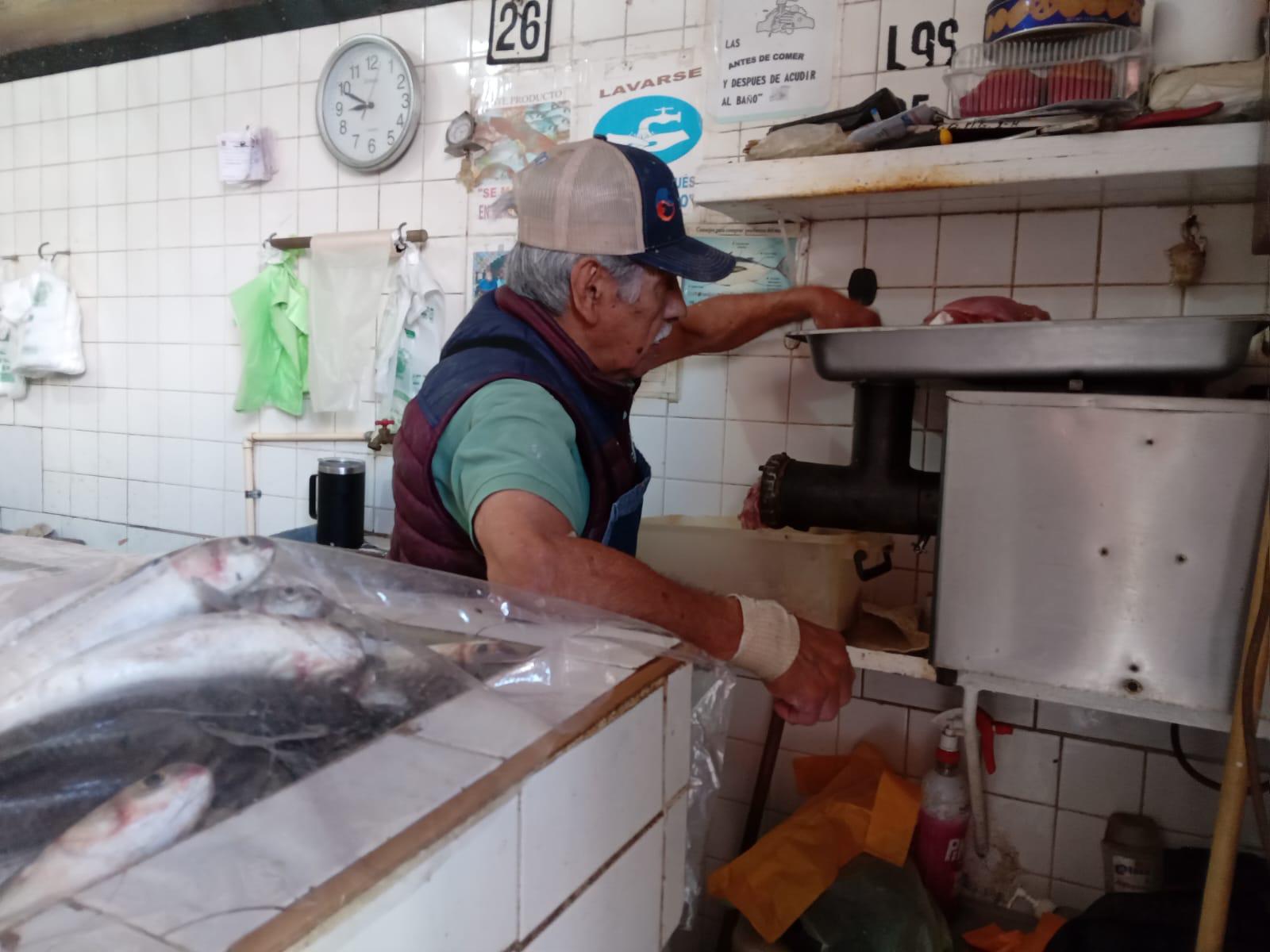 $!En Rosario, ventas de pescado repuntan solo en días santos