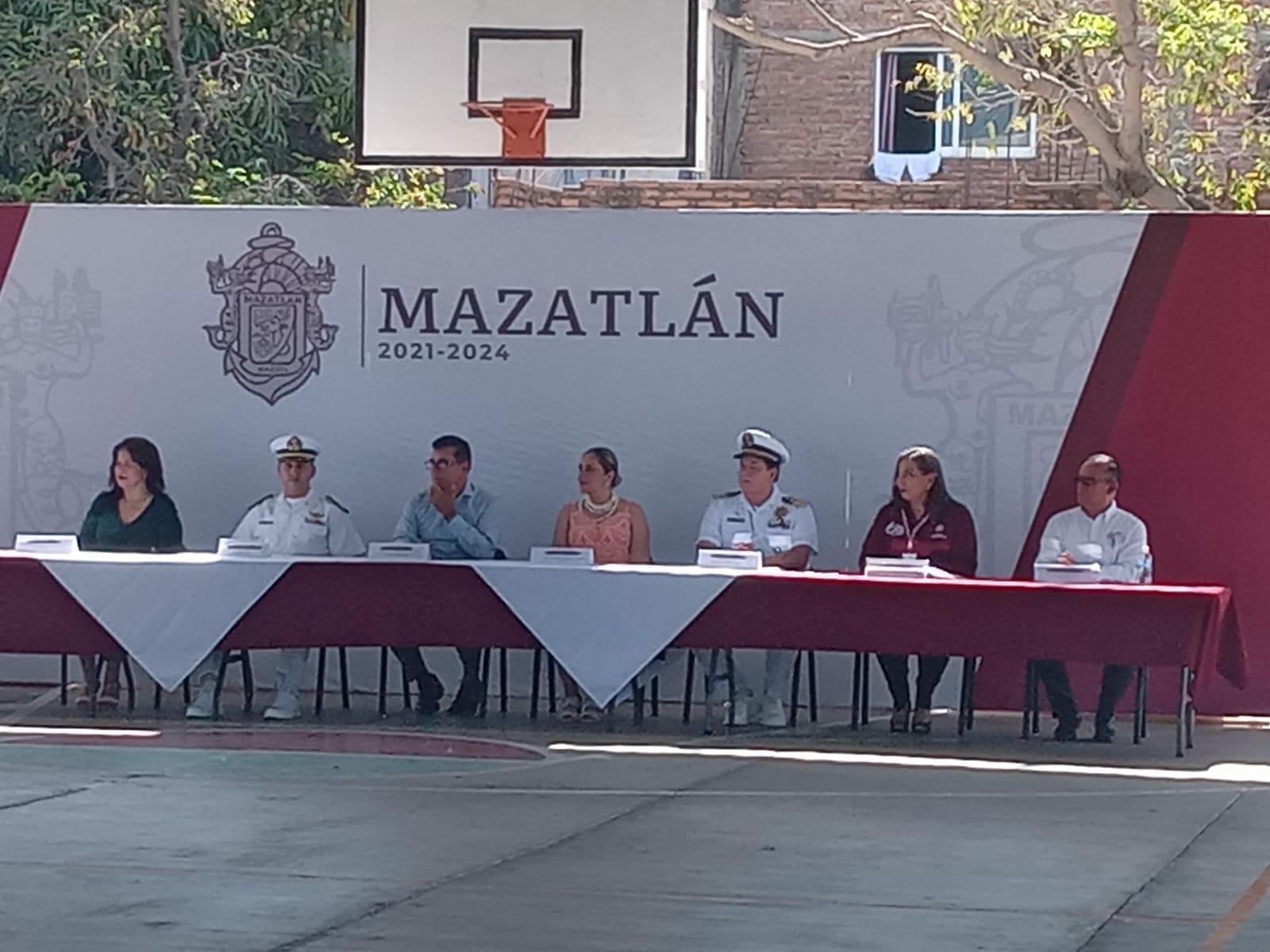$!Inicia Cecati 26 en Mazatlán celebración de 60 años de fundación con Lunes Cívico