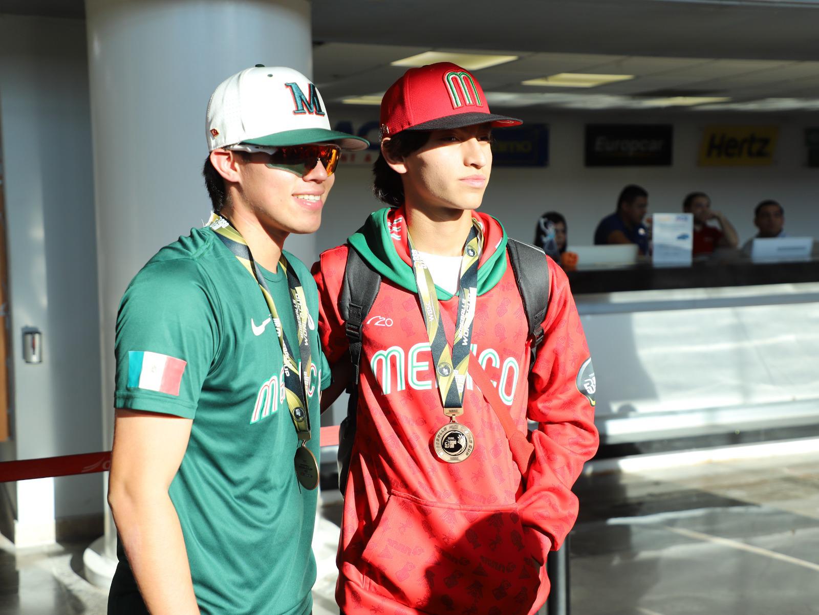 $!Llegan a Culiacán los mundialistas de Beisbol Five