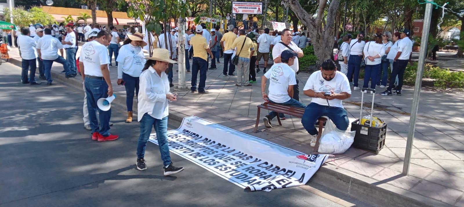 $!Sindicatos se concentran en Plazuela Obregón por Día del Trabajo