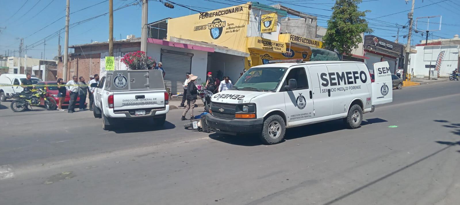 $!Choque entre dos motos deja un muerto en la López Mateos, en Culiacán
