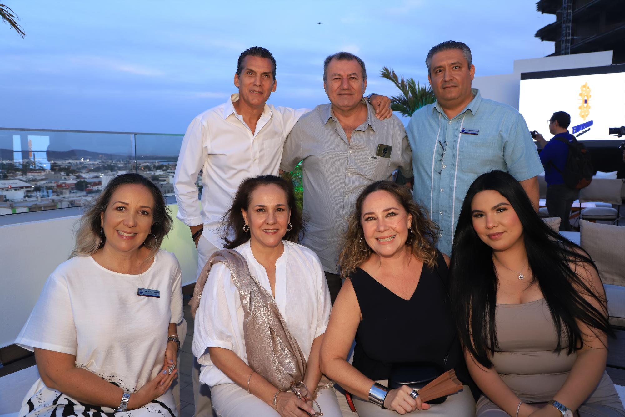 $!Javier Cuéllar, Teodoro Beltrán, Fernando Rumayor, Alejandra Maceda, Patricia López, Beatriz Mollins y Julissa Ibarra.