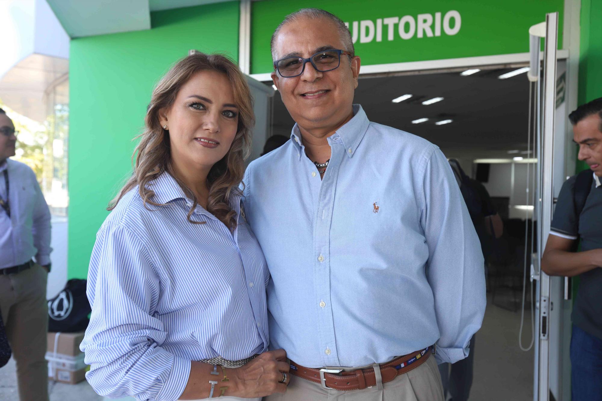 $!Patricia de Santa Cruz y Nicolás Santa Cruz.