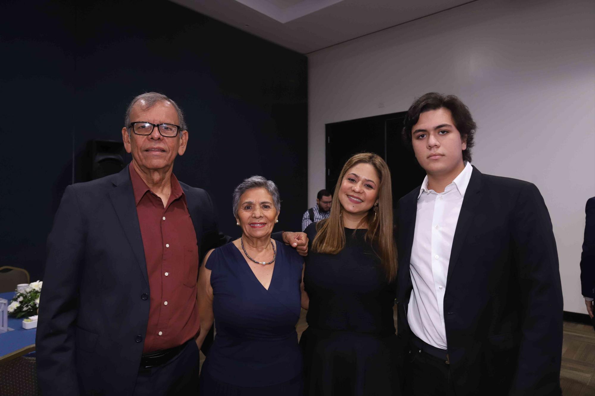 $!Arturo Ocegueda, Silvia Coronel, Dunia Ocegueda y Diego Sánchez.