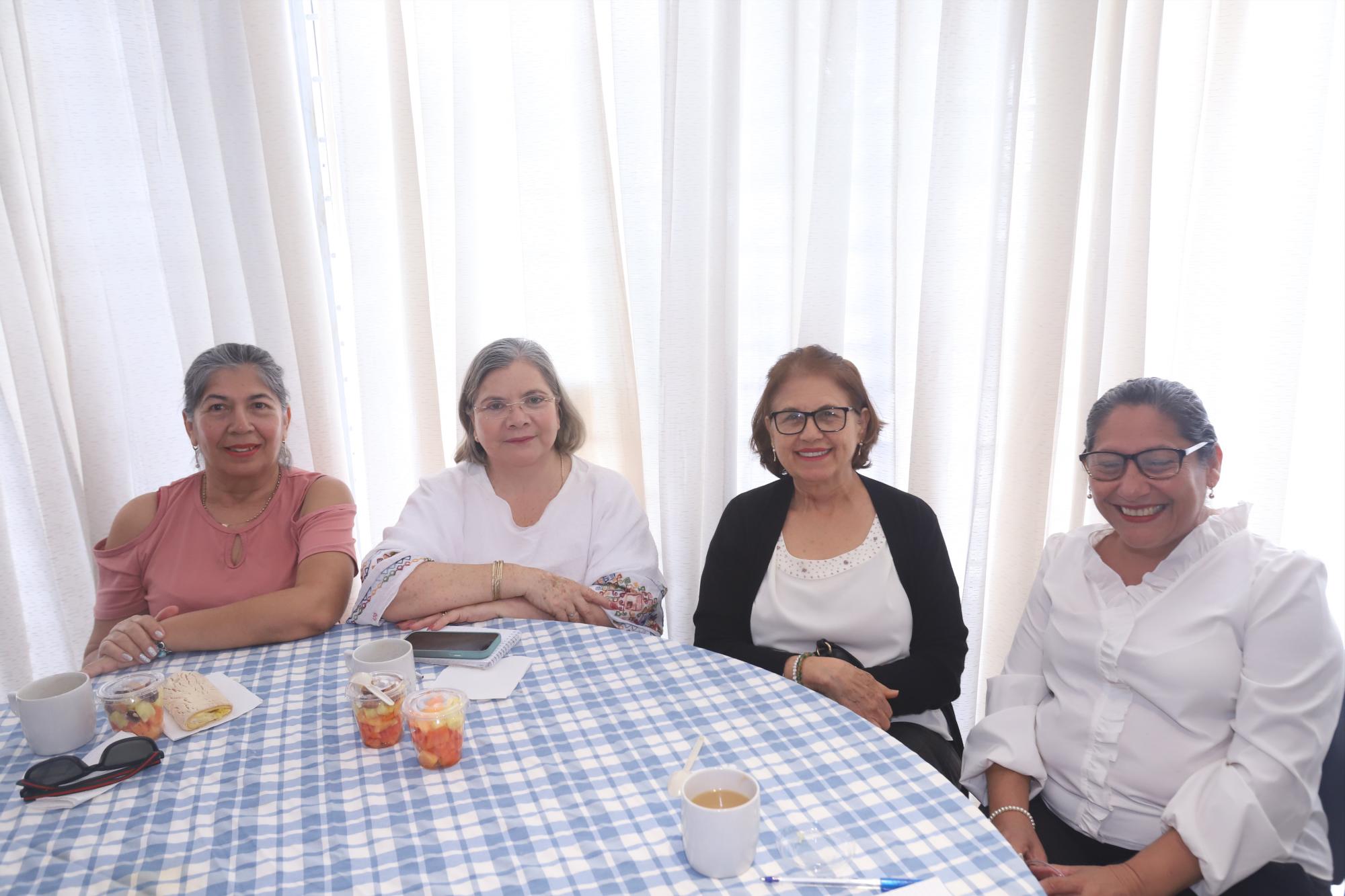 $!Martha Barrón, Rosy Ayala, Delfina Lozano y Lourdes Rodríguez.