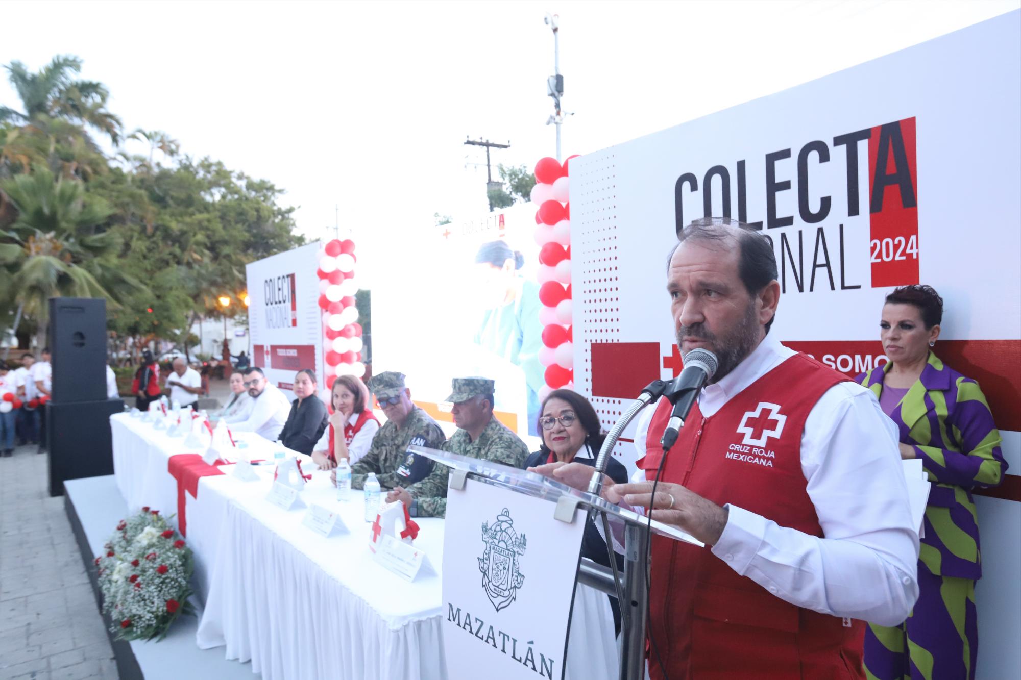$!Carlos Blosh Artola, delegado en Sinaloa de la Cruz Roja Mexicana, en su mensaje exhortó a la ciudadanía a participar en la colecta.
