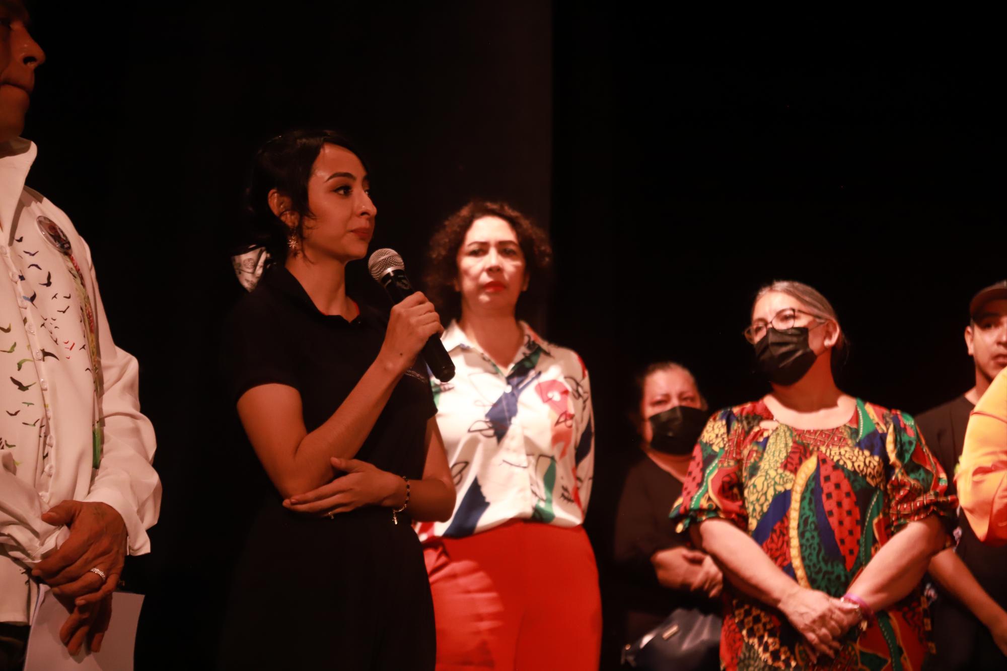 $!Heidy Urtusuástegui Espinoza, en nombre de los integrantes del Colectivo Arte Once, agradeció a todos por su presencia, en especial a la familia del homenajeado.
