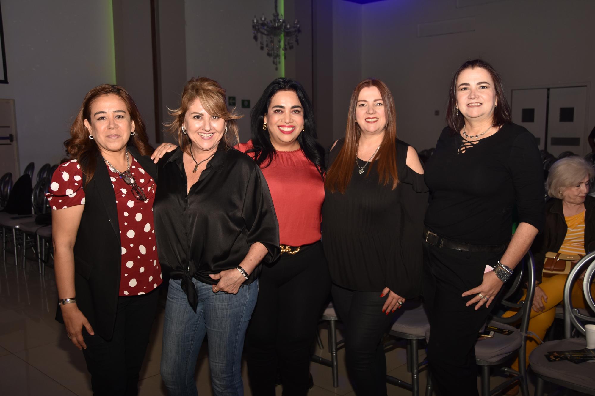 $!Charis Sarabia, Alejandra López, Lucía Balderas, Blanca Roiz y Karla Roiz.