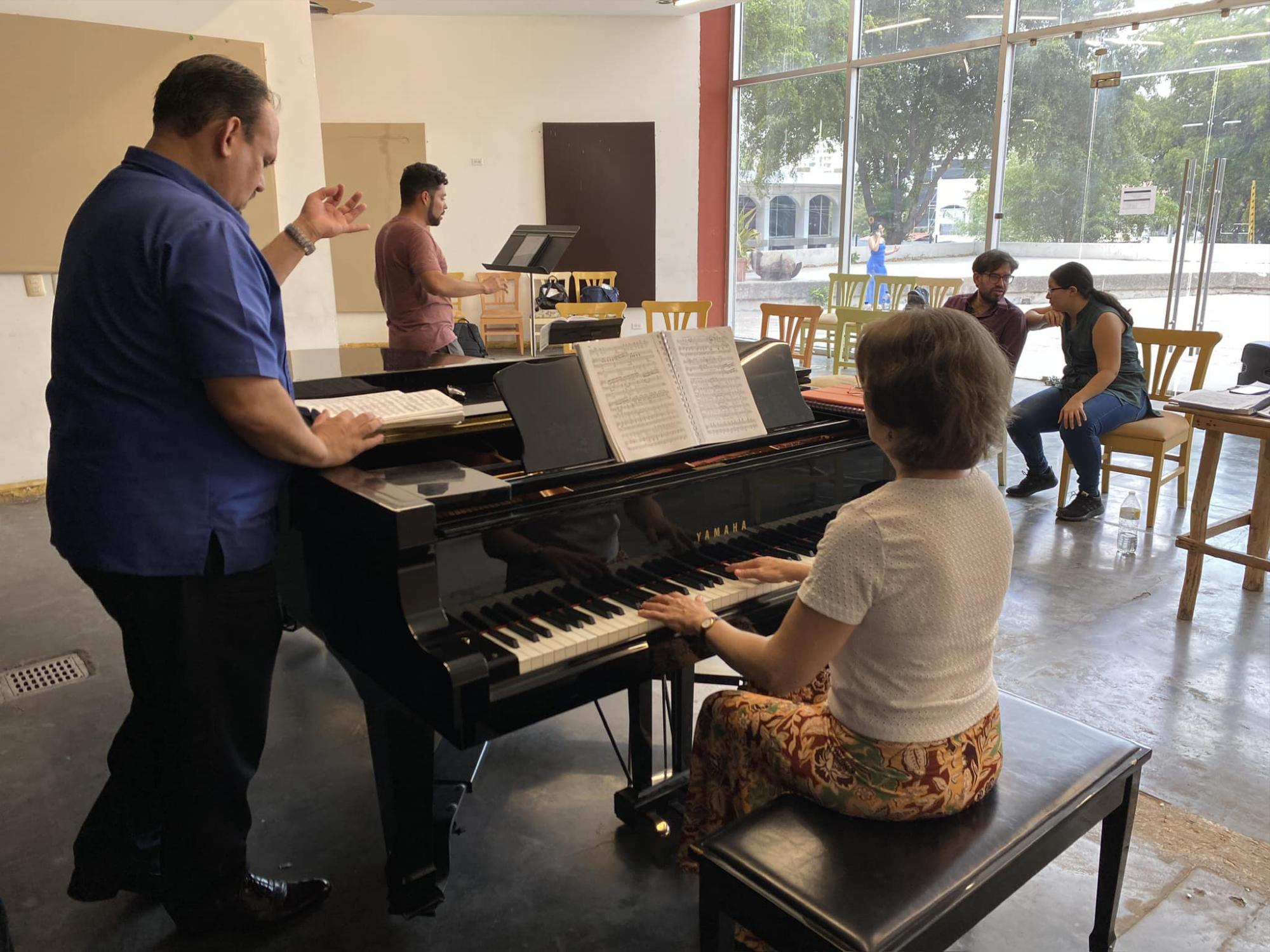 $!El TAOS ofrece sesiones de coaching vocal, actuación y expresión corporal, repaso con pianista y participación en conciertos.