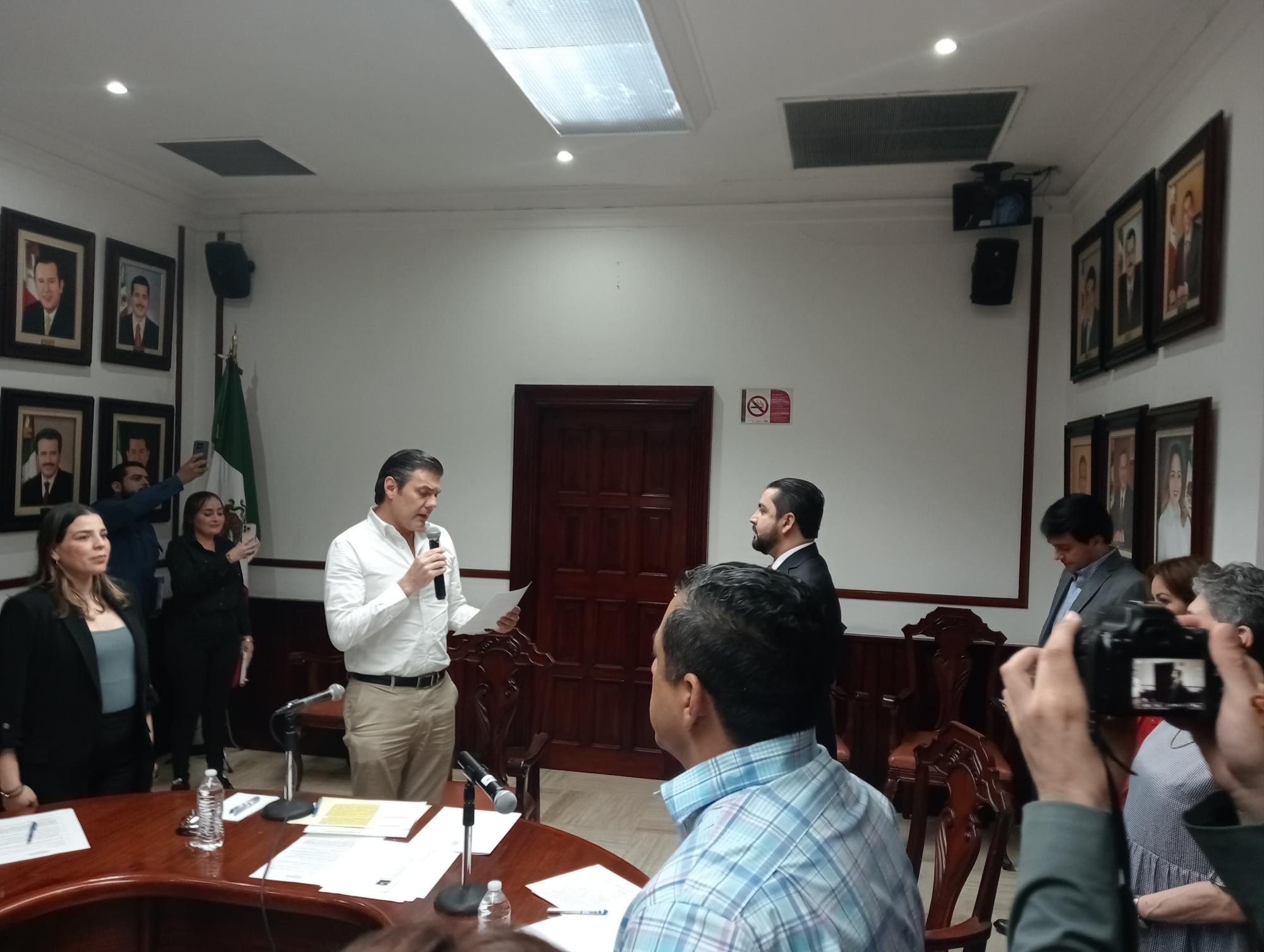 $!Ricardo Arturo Saenz López rinde protesta nuevo Secretario del Ayuntamiento de Culiacán