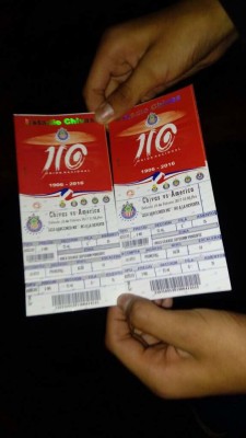 Reciben mazatlecos boletos falsos para acudir al juego Chivas-América