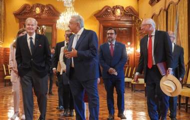 El Presidente de México Andrés Manuel López Obrador recibió en Palacio Nacional al director de la NASA.