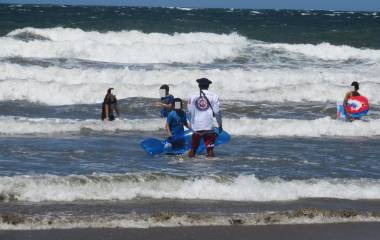 Alertan a bañistas por efectos de mar de fondo durante el fin de semana