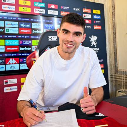 Johan Vásquez firma extensión de contrato con el Genoa.