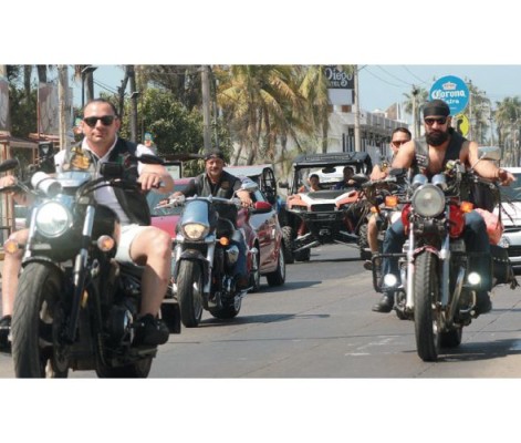 Van hoy 'bikers' en Mazatlán por el récord Guinness
